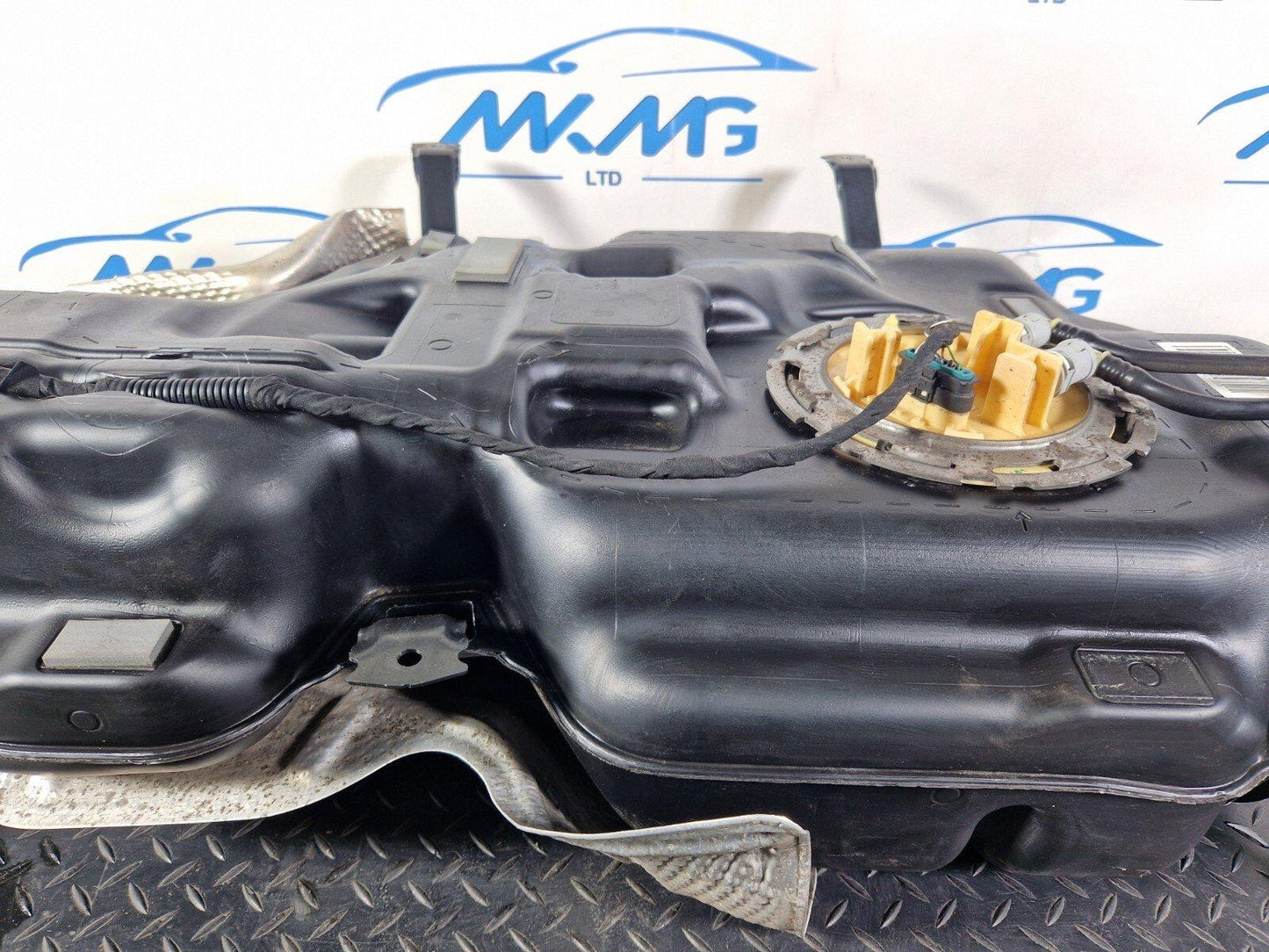 18-ON MERCEDES BENZ A CLASS W177 LINE DIESEL FUEL TANK WITH PUMP A2474701500