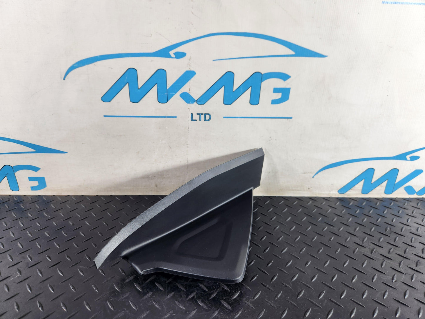 Land Rover Range Rover Evoque Right O/S Driver Dashboard Trim K8D2-04480-A