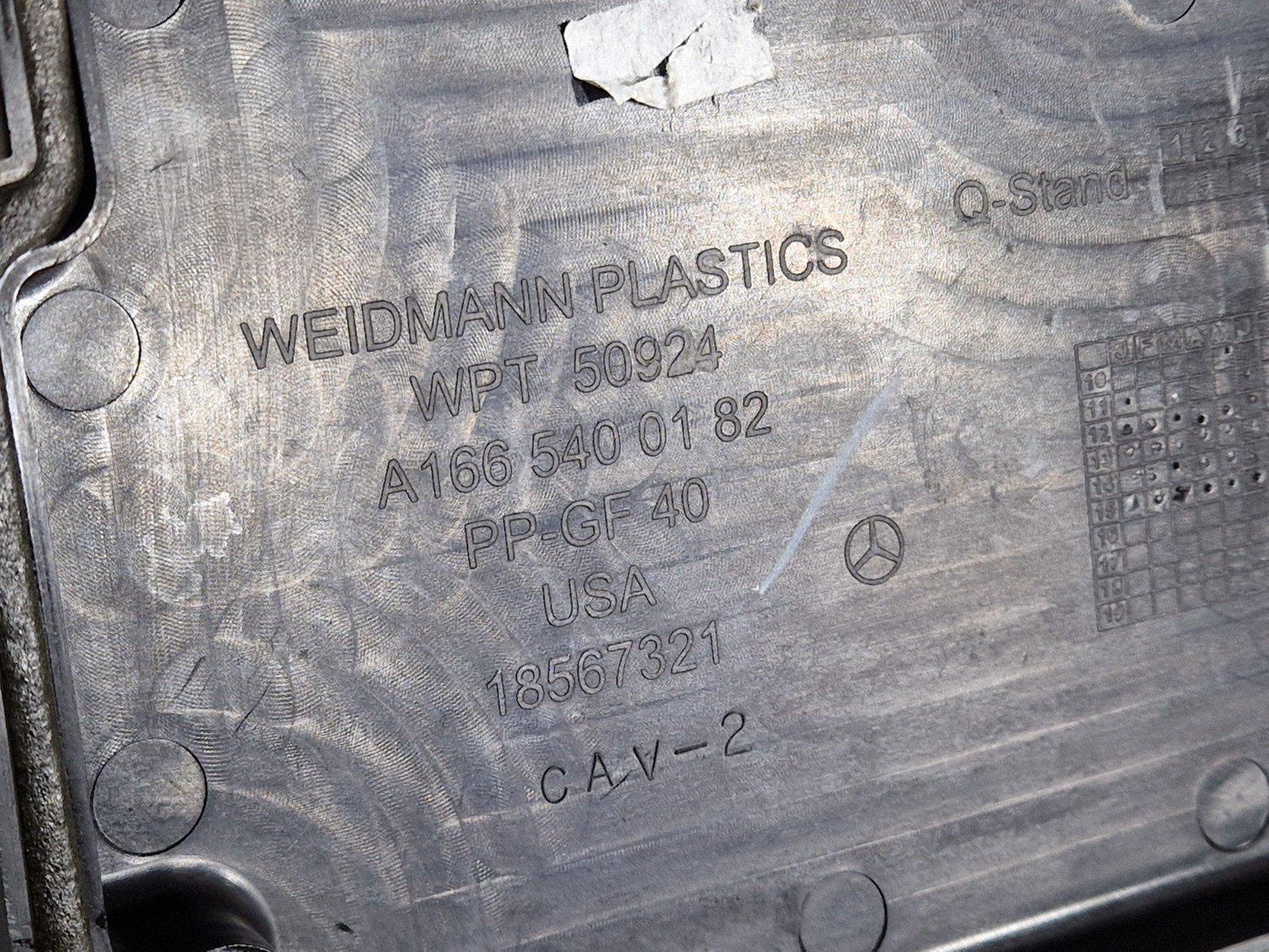 16-19 MERCEDES BENZ GLE W166 GENUINE FUSE BOX COVER LID A1665400182