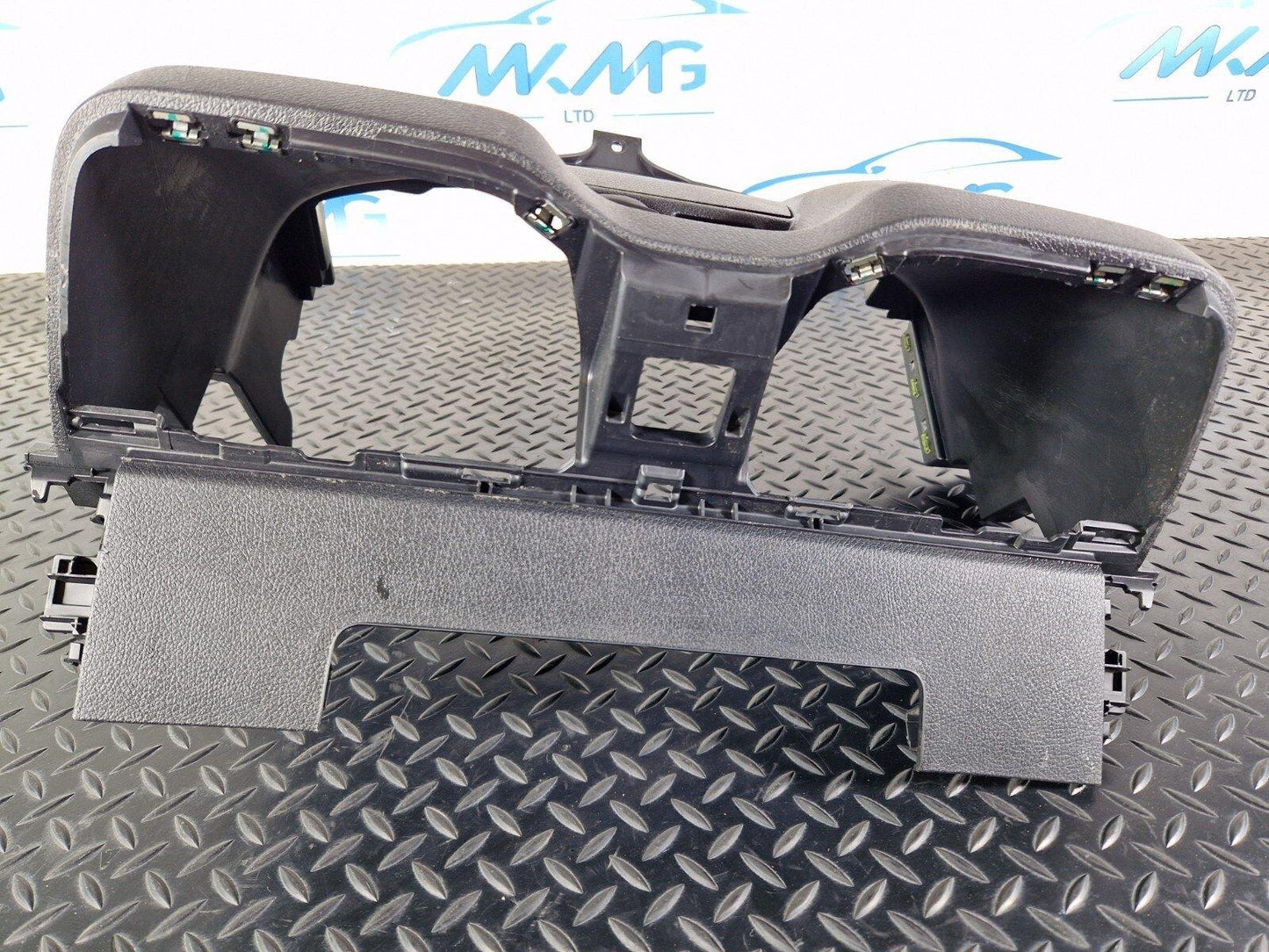 MERCEDES BENZ SPRINTER W907 W910 DASHBOARD CENTER TRIM PANEL A9106892100