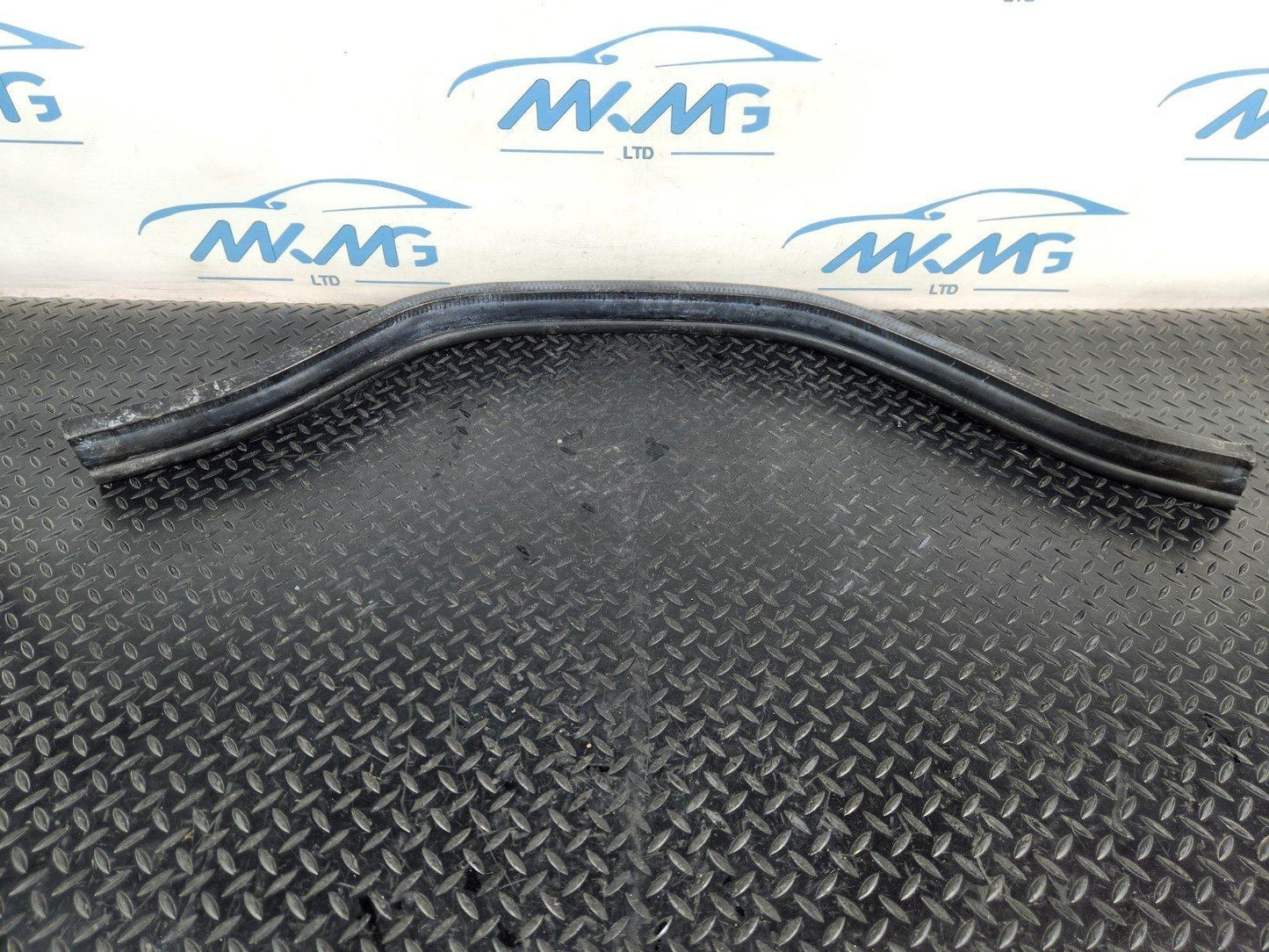 11-19 MERCEDES BENZ ML W166 GENUINE ENGINE COMPARTMENT RUBBER SEAL A1668870098