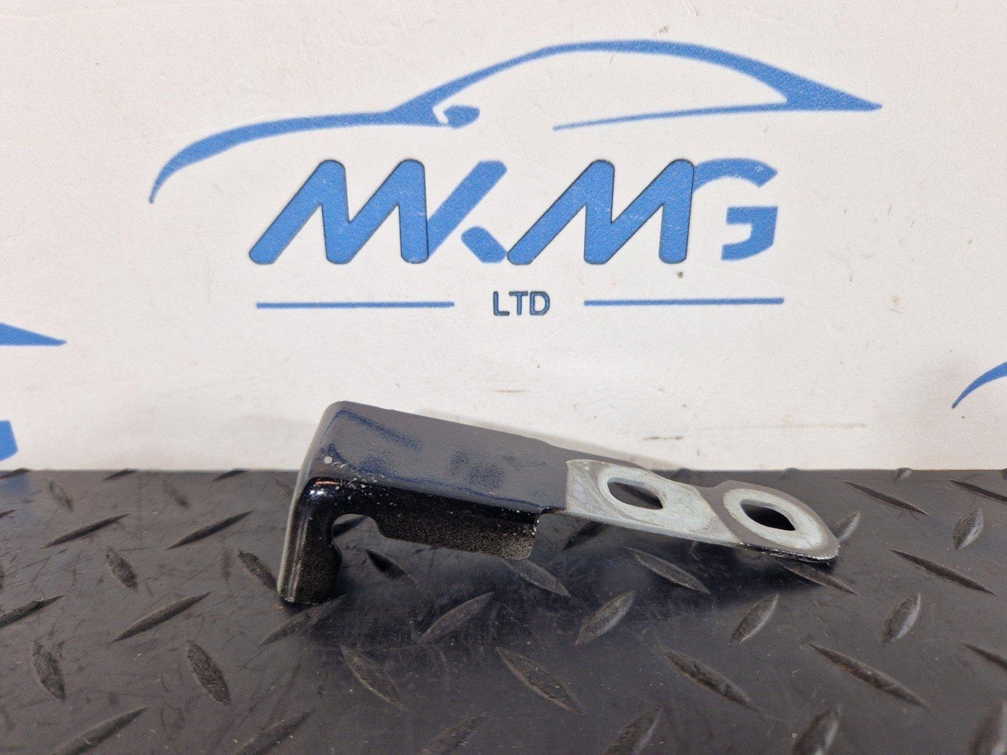 17-24 AUDI S5 F5 GENUINE FRONT RIGHT O/S WING FENDER BRACKET 8W6821434