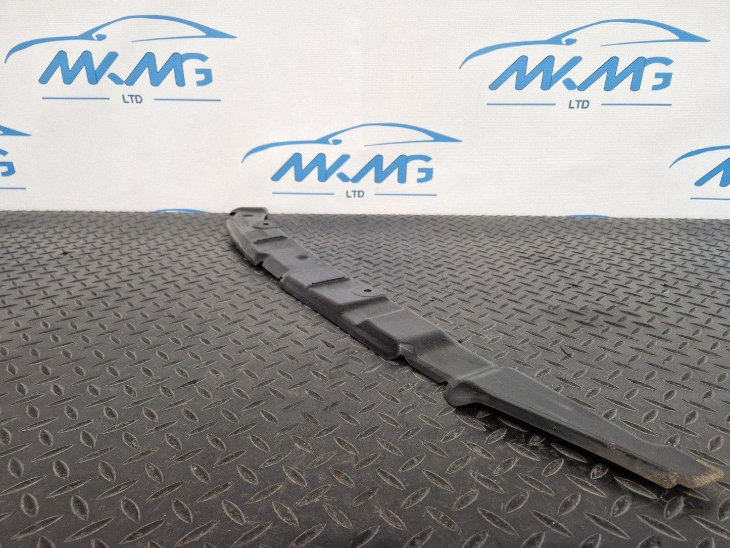 16-20 AUDI Q7 4M GENUINE FRONT RIGHT O/S WING FENDER END TRIM 4M8821112