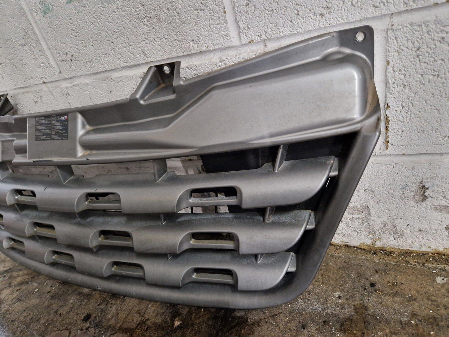 Renault Master MK3 (Ph1) (X62) Cargo Van Genuine Front Bumper Grille