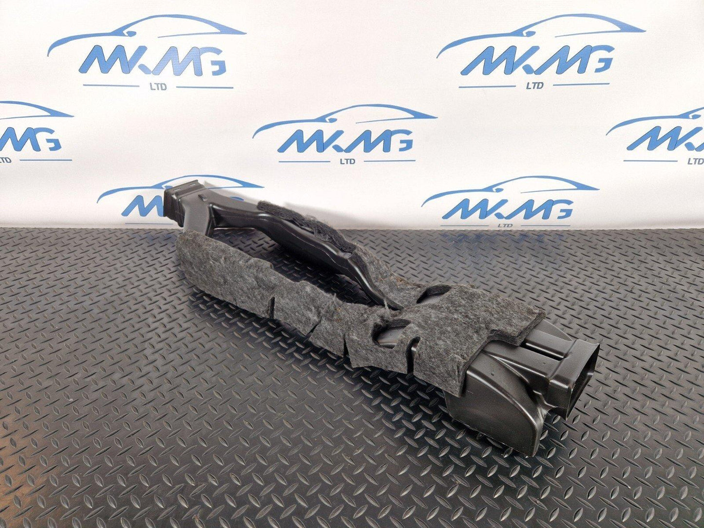 10-18 AUDI A7 4G S-LINE GENUINE CENTRE REAR VENTS AIR DUCTING CHANNEL 4G0857039