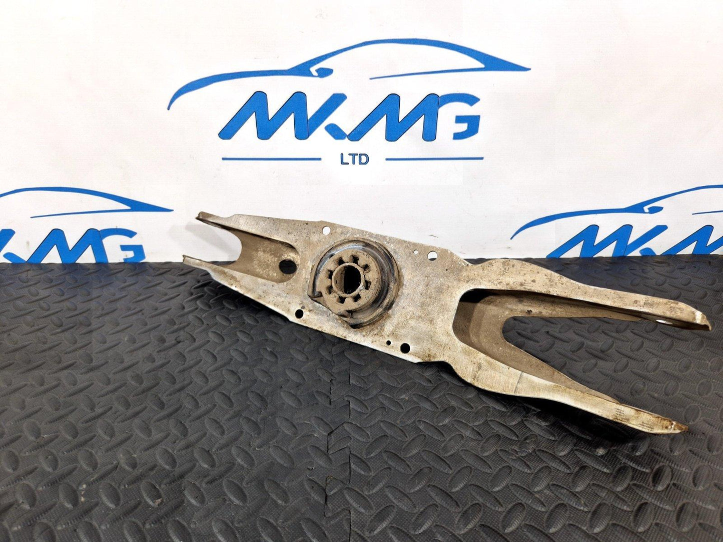 MERCEDES A B CLA W246 W176 C117 REAR LOWER CONTROL ARM SPRING LINK A2463520202