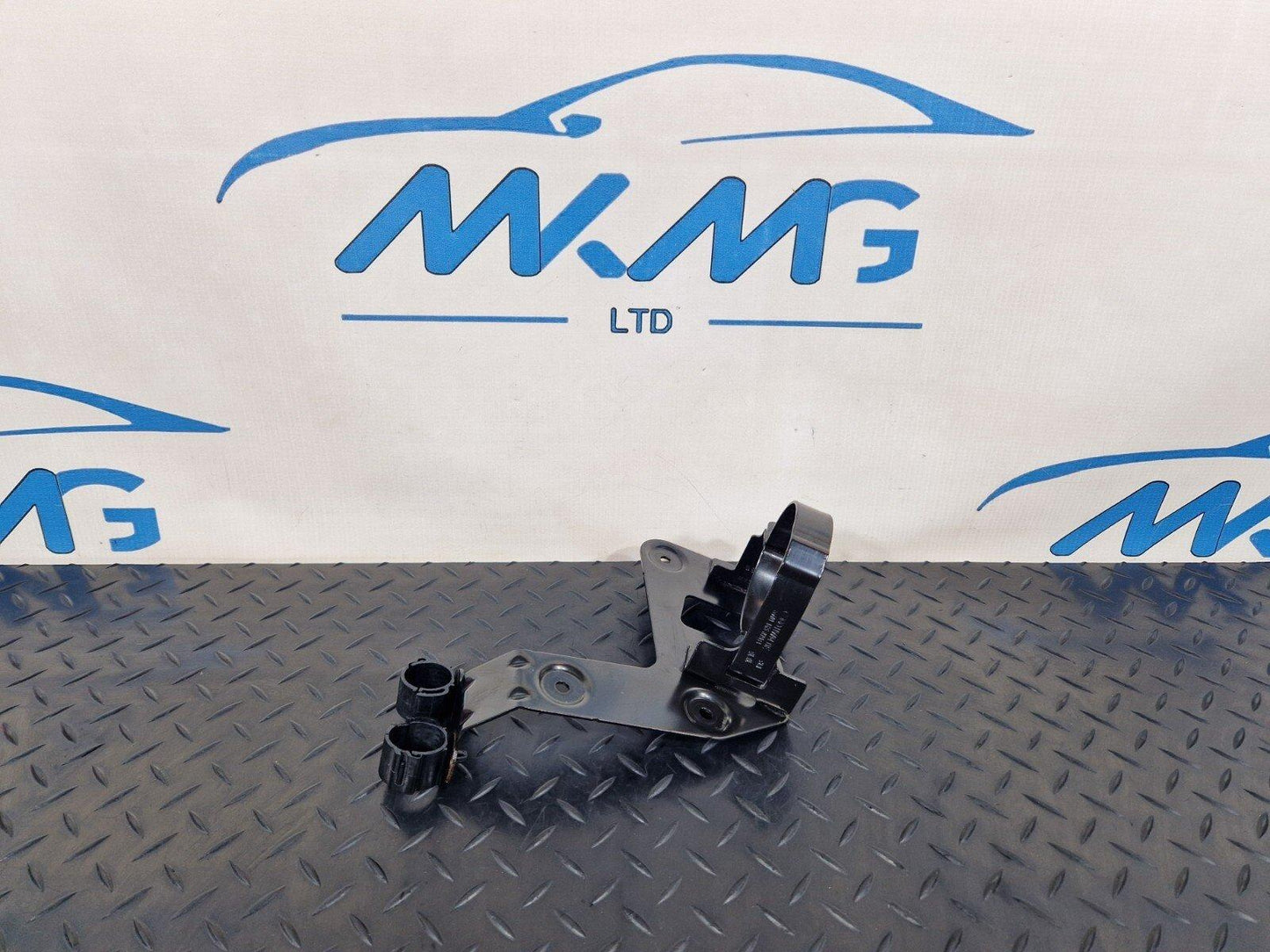 16-23 AUDI A5 F5 SPORTBACK S-LINE COOLANT PUMP BRACKET 8W0145896C 8W0145879B