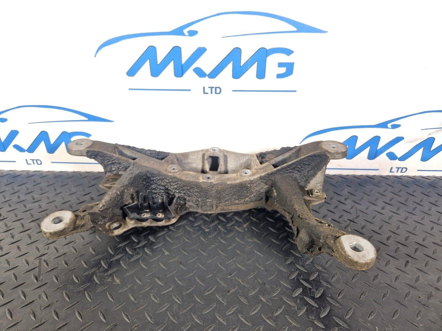 16-19 AUDI A4 B9 GENUINE MANUAL GEARBOX TRANSMISSION BRACKET 8W0399262AD