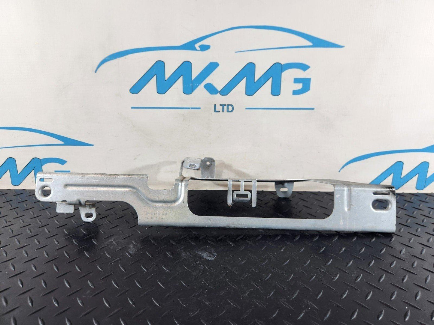 16-22 MERCEDES BENZ X253 OEM ANTENNA AMPILIFIER MODULE WITH BRACKET A2536910214