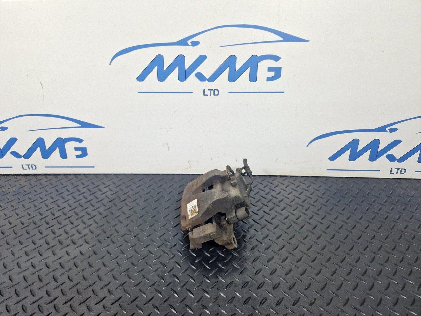16-19 AUDI A4 B9 GENUINE PASSENGER SIDE FRONT BRAKE CALIPER 8W05BQ