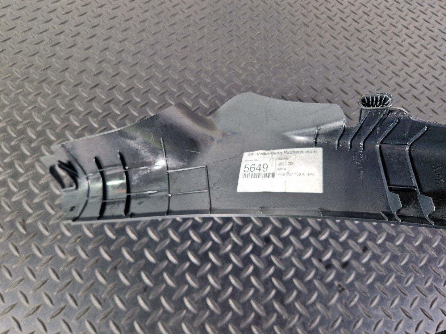 10-18 AUDI A7 4G S-LINE REAR RIGHT OSR C PILLAR LOWER SILL TRIM COVER 4G8867768A