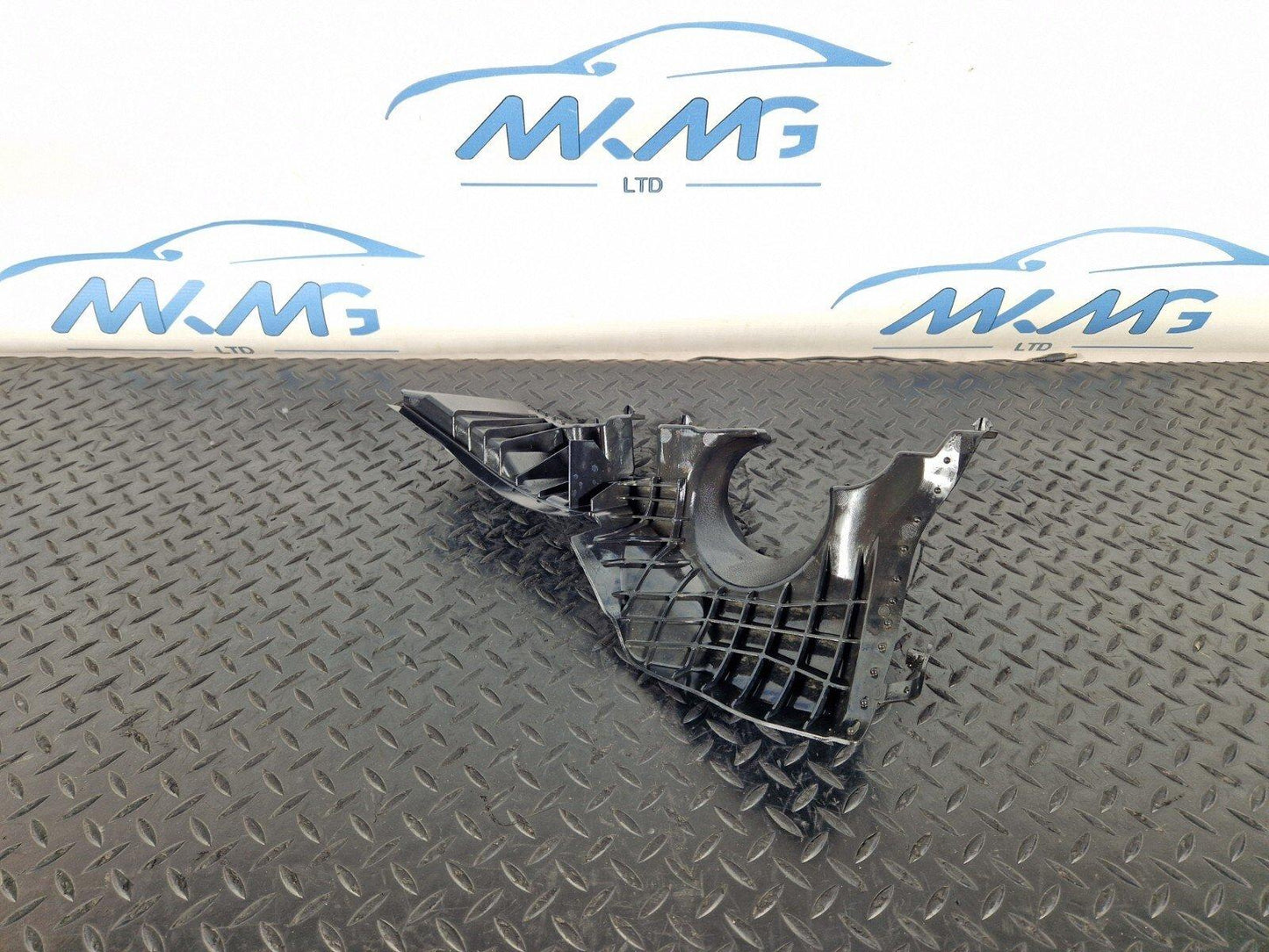 18-ON MERCEDES BENZ A CLASS W177 UNDERBODY ENGINE TRAY TRIM COVER A2475240000