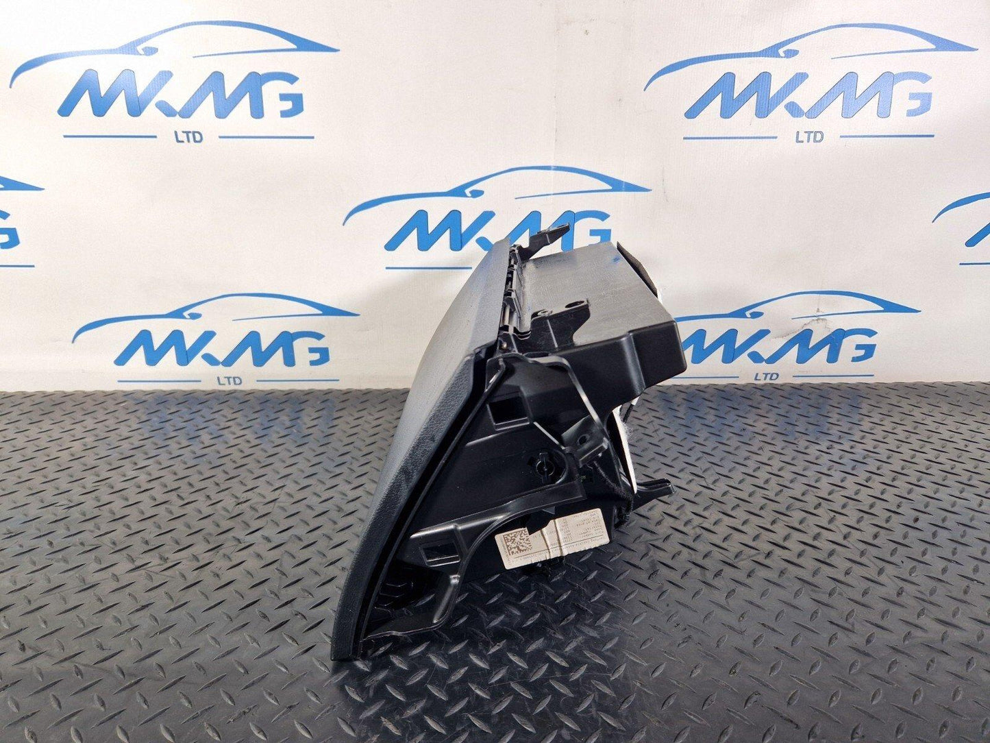 19-ON MERCEDES BENZ CLA C118 STORAGE COMPARTMENT GLOVEBOX A1776803800