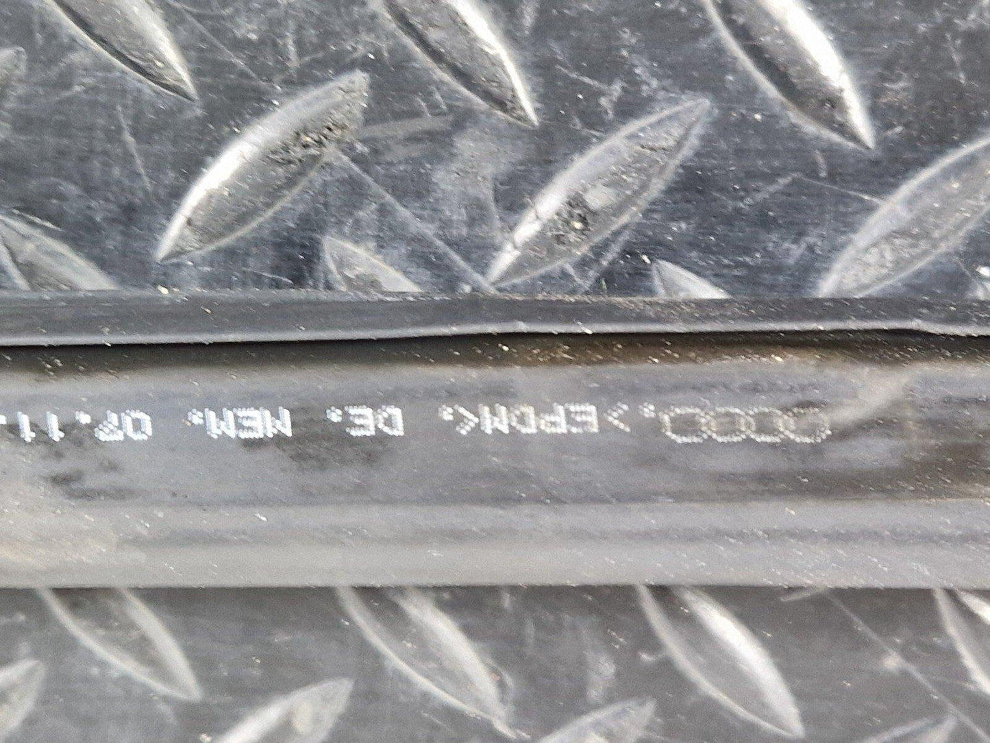 16-24 AUDI A5 F5 COUPE OEM LEFT DRIVER SIDE DOOR WINDOW SEAL 8W6837479B