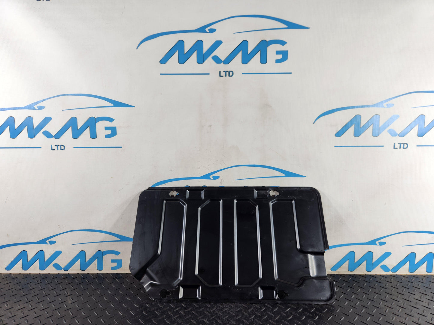 Mercedes-Benz Sprinter VS30 W907 Battery Tray Box Cover A9065842138