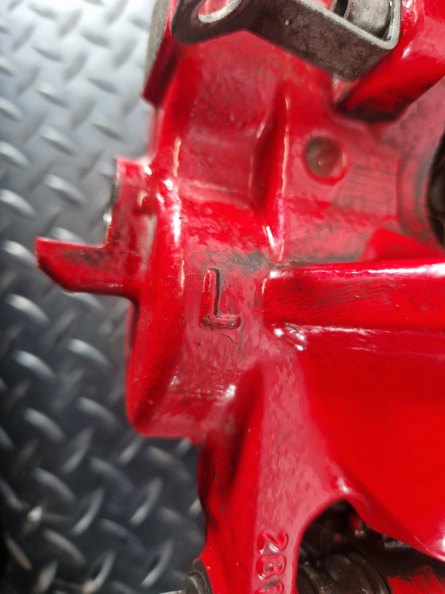Range Rover Evoque L551 Front Left Brake Caliper  M8D22B302BA LR140648