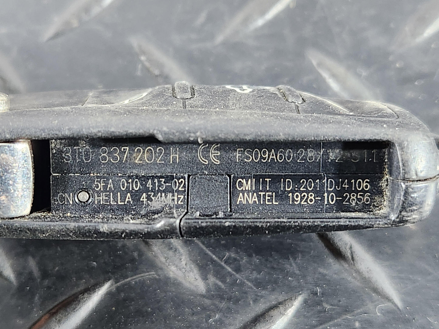 Skoda Octavia MK2 FL (1Z) Station Wagon Car Key Fob Genuine 3T0837202H