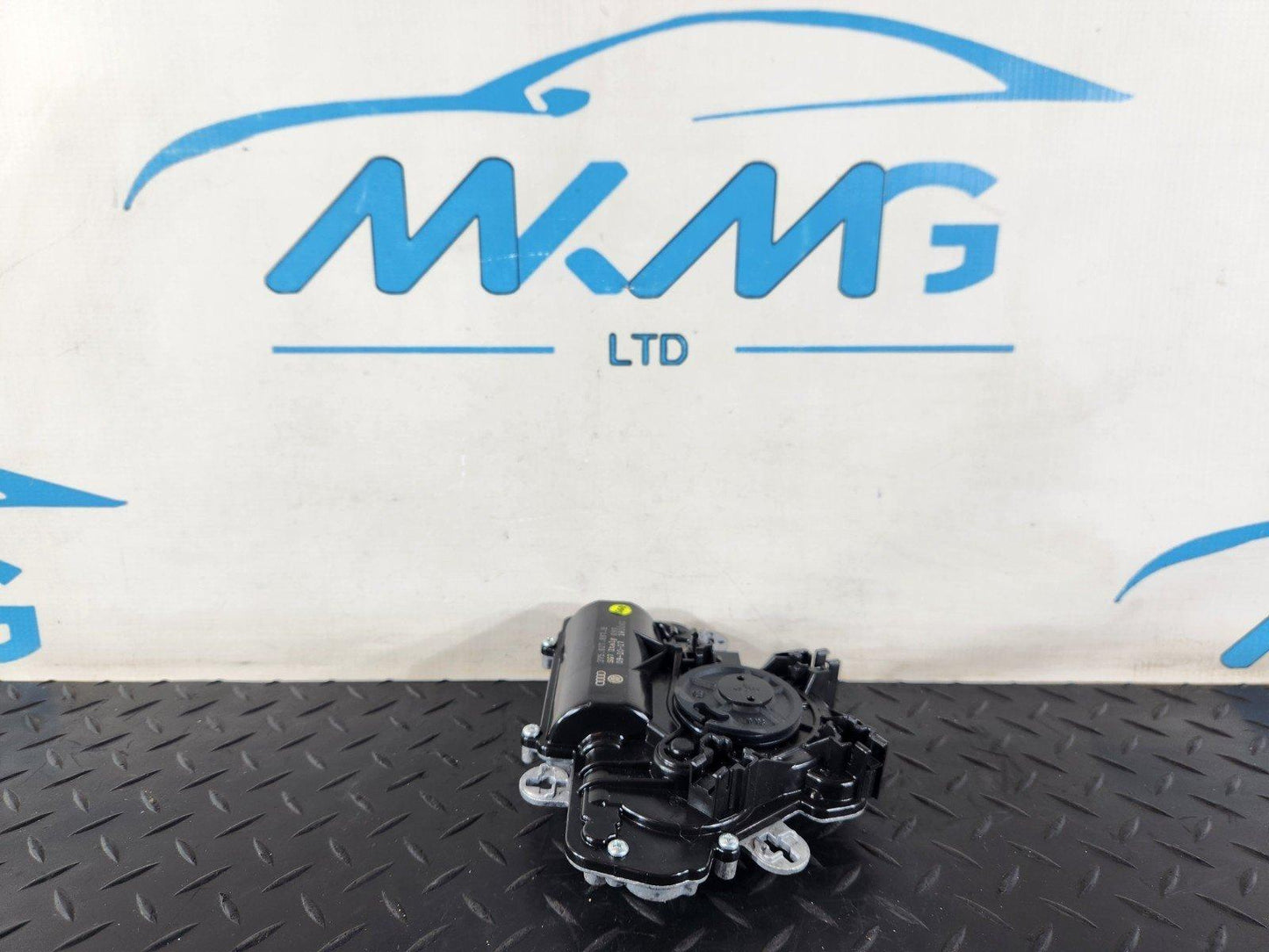 16-19 AUDI A4 B9 TAILGATE BOOT LOCK ACTUATOR MOTOR 3V5827887B
