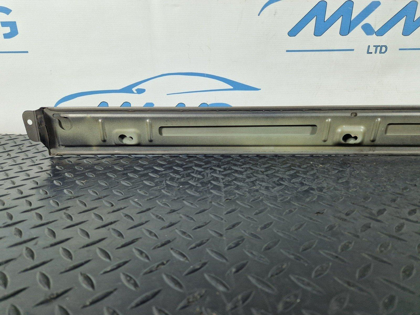 14-23 MERCEDES VITO W447 RIGHT SIDE SLIDING DOOR RUNNER COVER  A4476900170