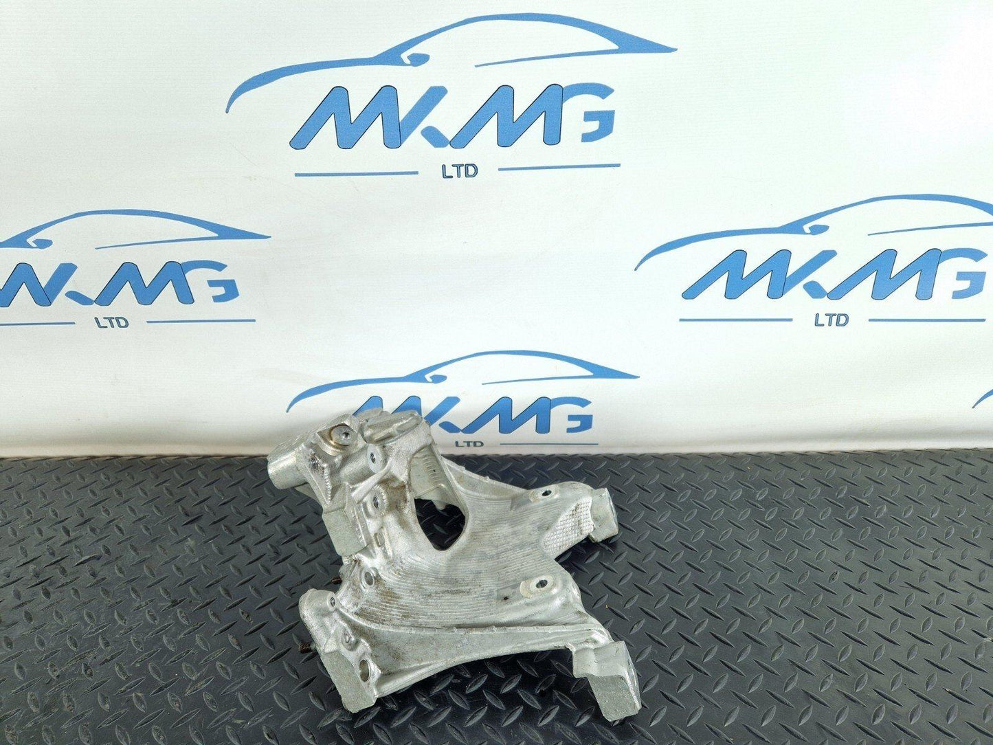 16-24 AUDI A5 F5 COUPE FRONT LEFT N/S SIDE ENGINE MOUNT BRACKET 8W0399295E