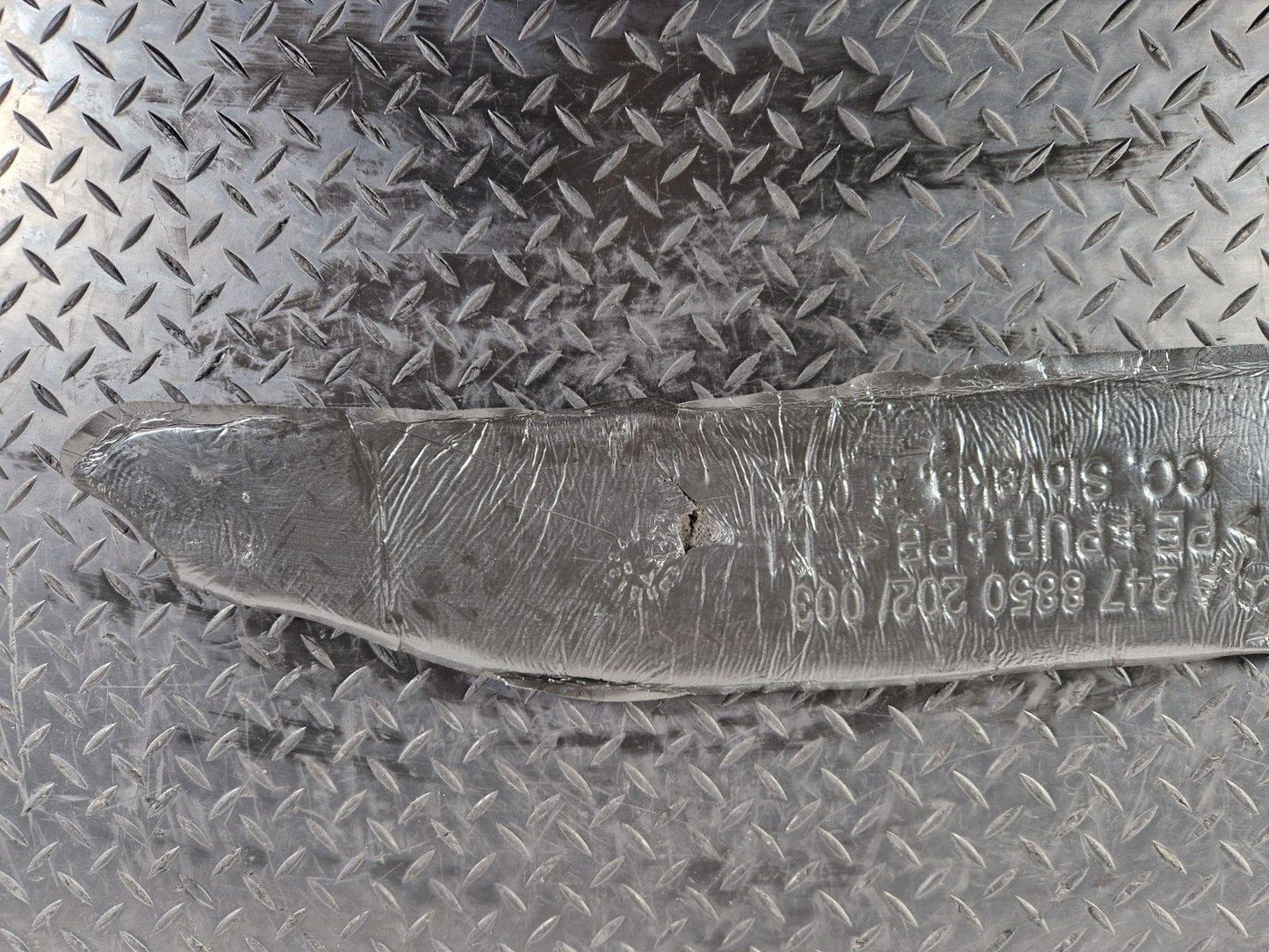 19-ON MERCEDES BENZ B CLASS W247 FRONT RIGHT SIDE WING ABSORBER A2478850202
