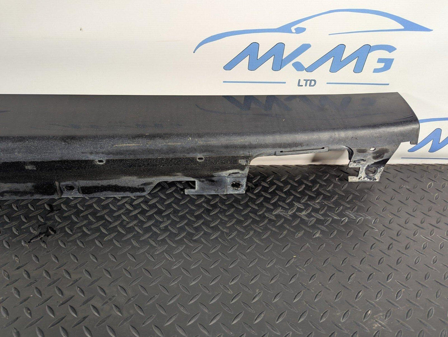 14-21 BMW 2 SERIES 218d GRAN TOURER F46 RIGHT O/S SKIRT PANEL IN BLACK 668