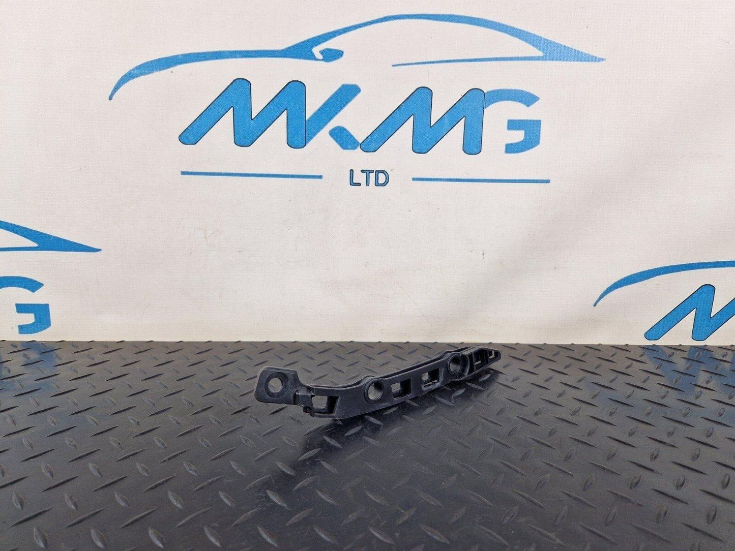 14-19 MERCEDES BENZ GLA X156 OEM REAR BUMPER RIGHT SUPPORT BRACKET A1568850421