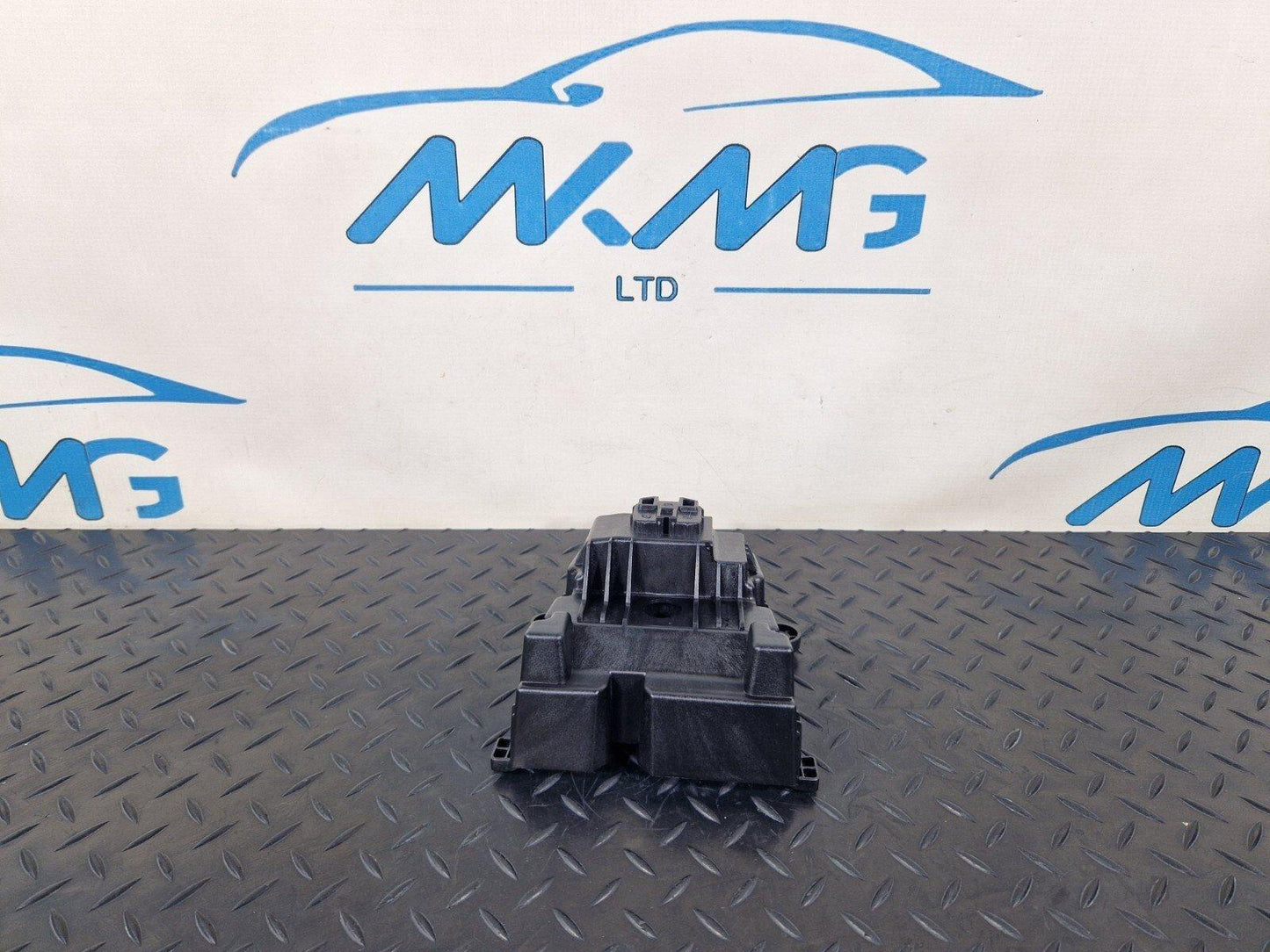18-ON MERCEDES A CLASS W177 CENTRAL CONSOLE MOUNT BRACKET A1776831400