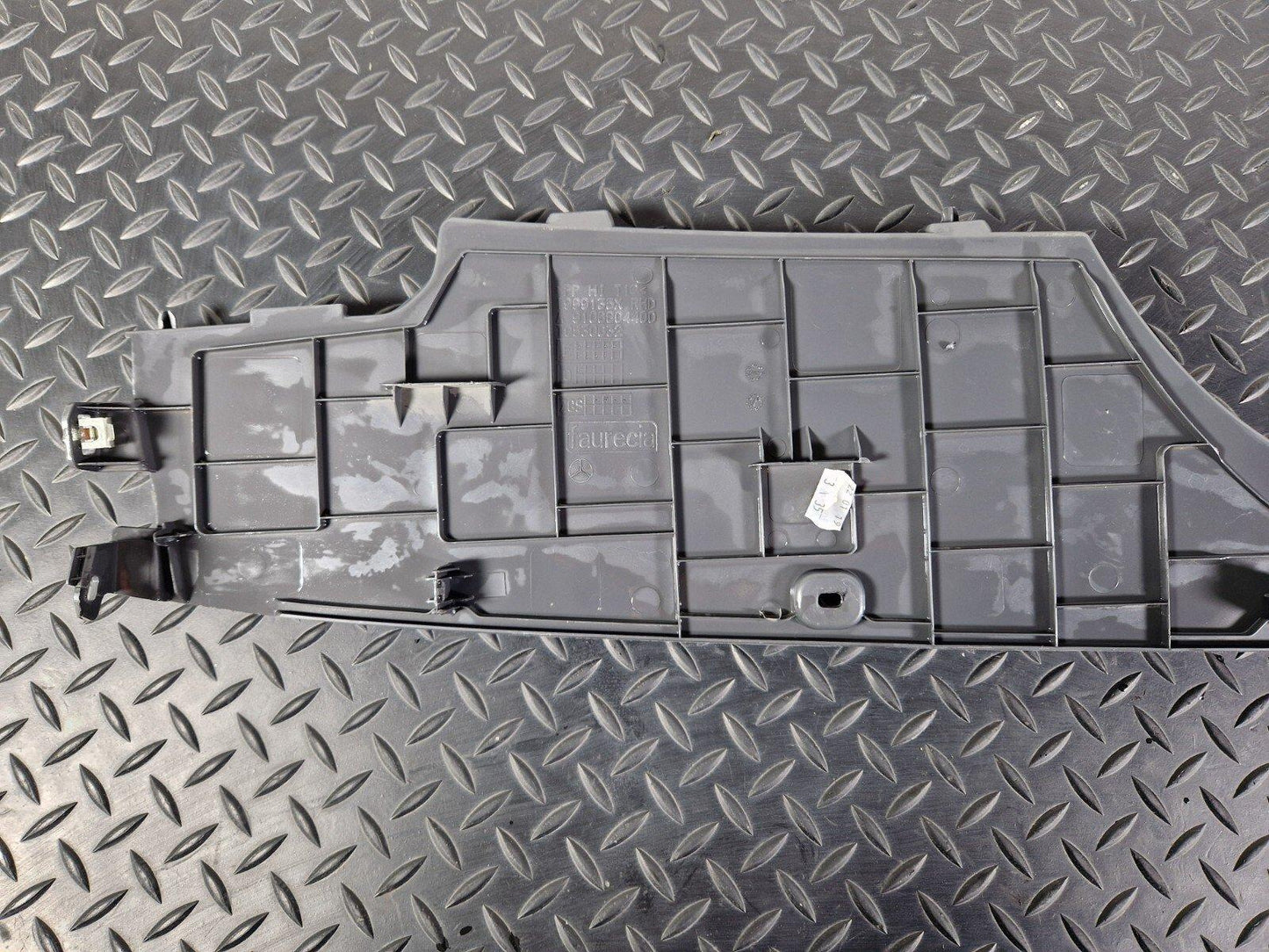 18-ON MERCEDES BENZ SPRINTER W907 W910 PANEL TRIM DASHBOARD COVER A9106804400