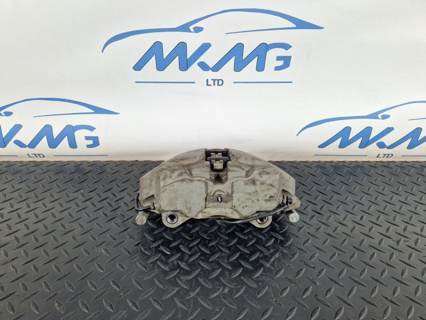 16-19 AUDI A4 B9 AVANT FRONT LEFT BRAKE CALIPER WITH BRAKE PAD 8W05BG