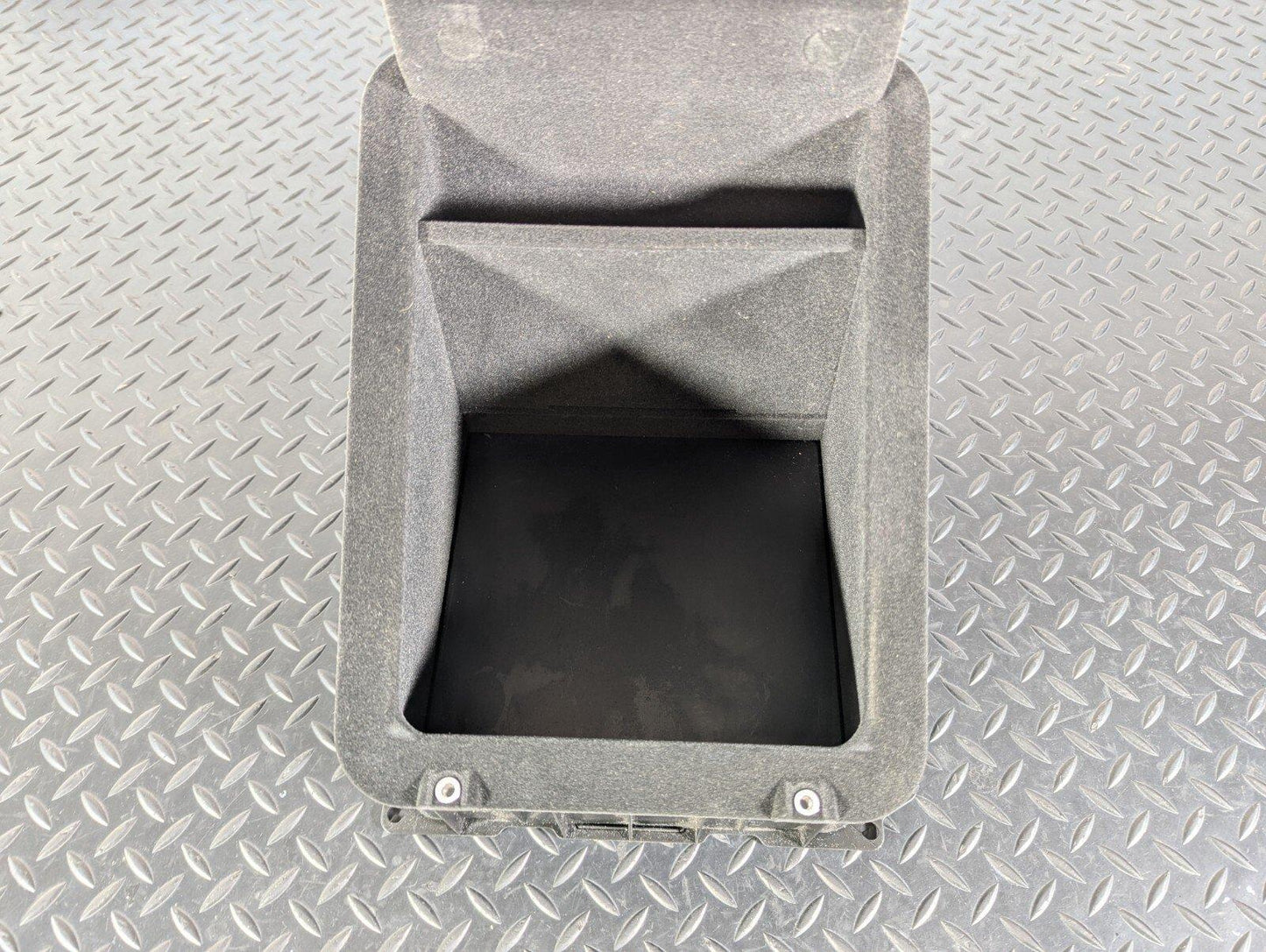 10-17 AUDI A8 4H REAR BOOT STORAGE BOX 4H0885205