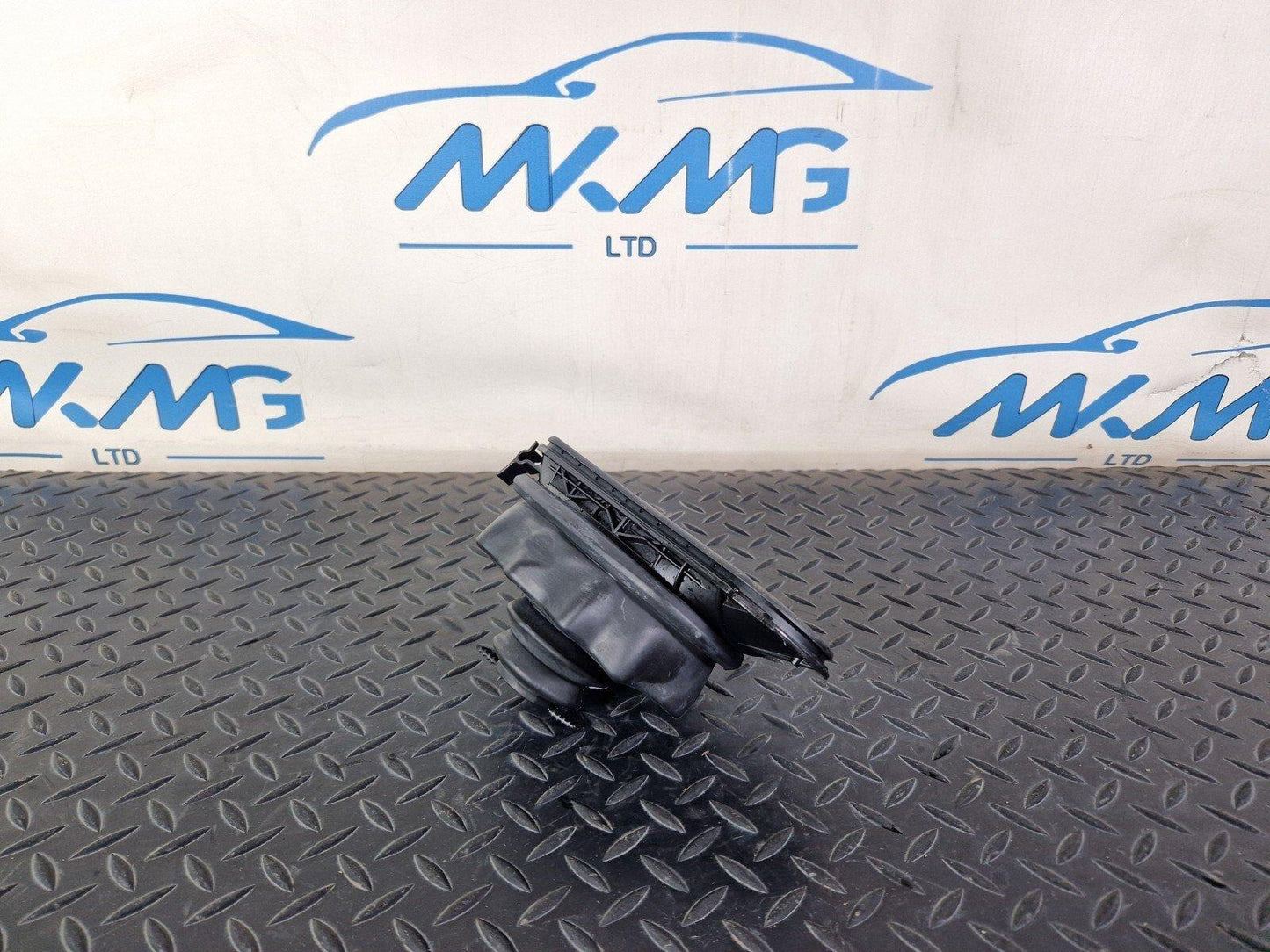 16-19 AUDI A4 B9 S-LINE OEM GENUINE GEARSTICK RUBBER SEAL TRIM 8W0711406
