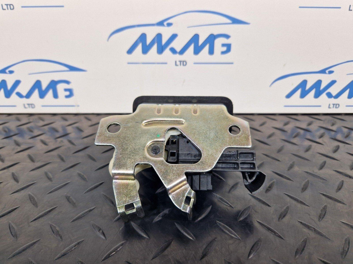 16-19 AUDI A4 B9 SALOON GENUINE TAILGATE LOCK MECHANISM OEM 3G0827503A