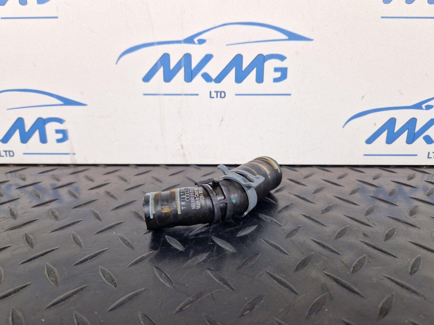 16-19 AUDI A4 AVANT B9 S-LINE OEM WATER COOLANT PIPE 8W0819376E
