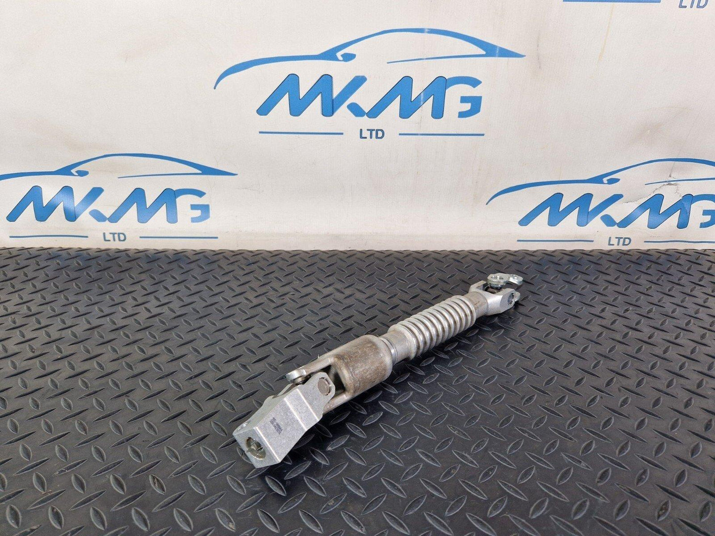 20-24 BMW 1 SERIES F40 STEERING COLUMN LOWER MANUAL ADJUST SPINDLE 6872145