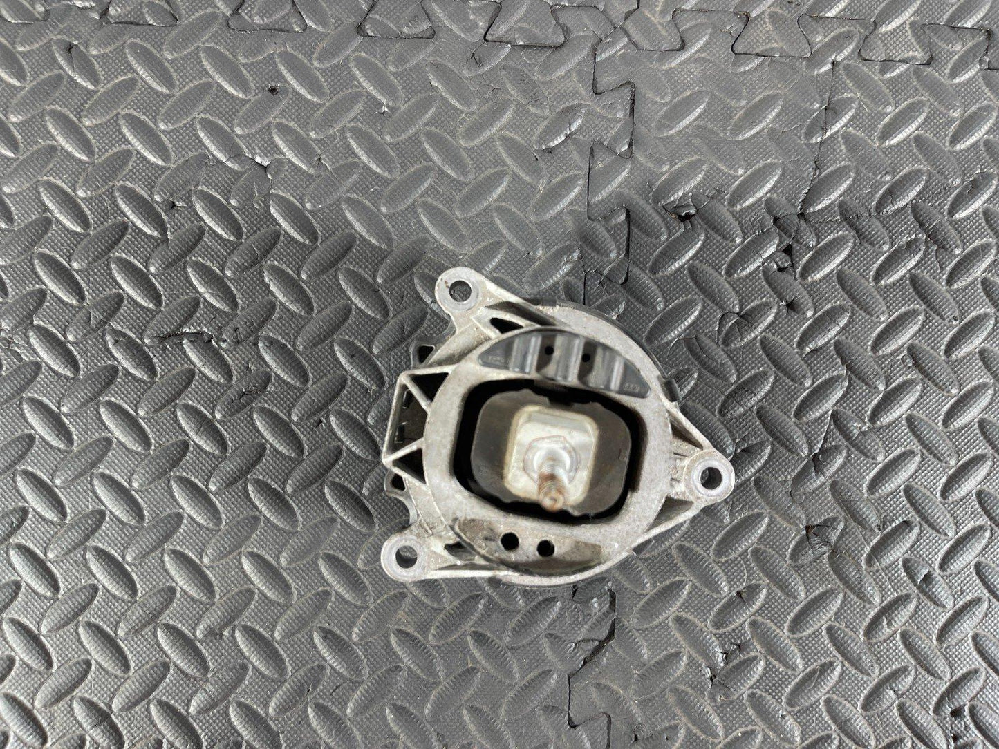 BMW X 1 2 SERIES F45 F46 F48 B47 DIESEL FRONT RIGHT ENGINE MOUNT 6859412