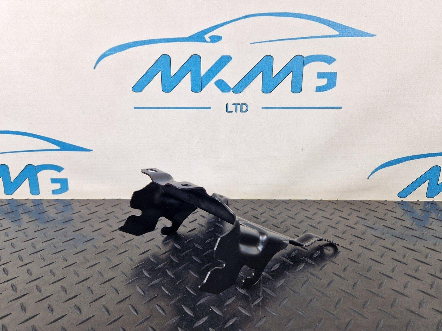 10-17 AUDI A8 4H REAR SEAT FIXING BRACKET MOUNT 4H0885153