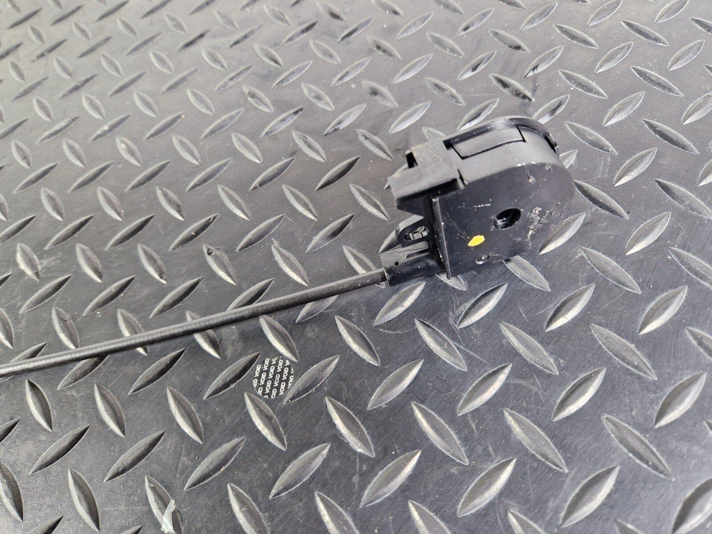 16-19 AUDI A4 AVANT B9 S-LINE GENUINE REAR LEFT SEAT RELEASE CABLE 8W9885681