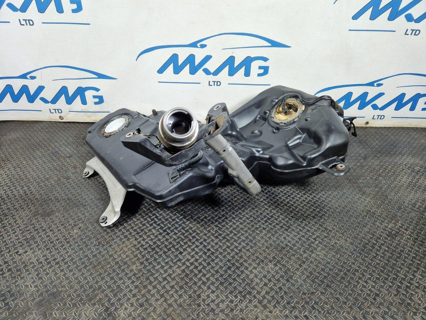 10-18 AUDI A7 4G S-LINE OEM FUEL TANK WITH PUMP & SENDER 4G8201021CD 4G0919050
