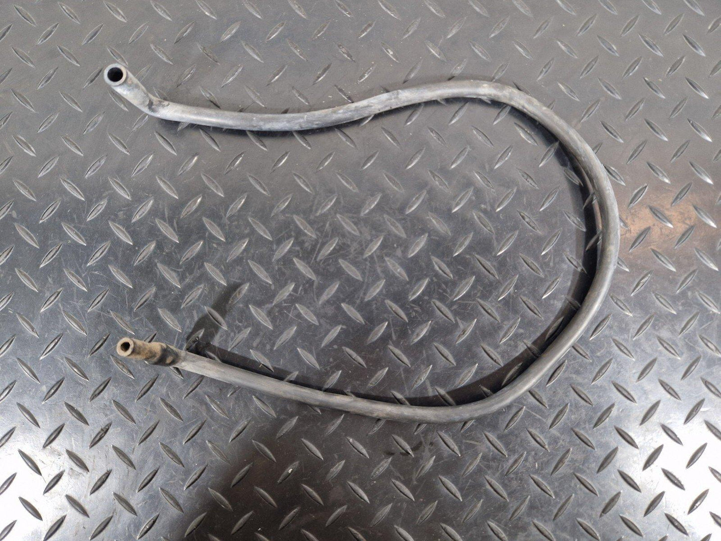 16-19 AUDI A4 B9 S-LINE OEM GENUINE RIGHT SIDE HEADLIGHT WASHER HOSE 8W0941718A