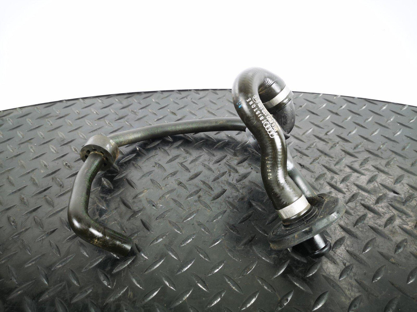 16-19 AUDI A4 B9 S-LINE GENUINE V6 3.0TDI CSW WATER COOLANT HOSES 8W2121123B