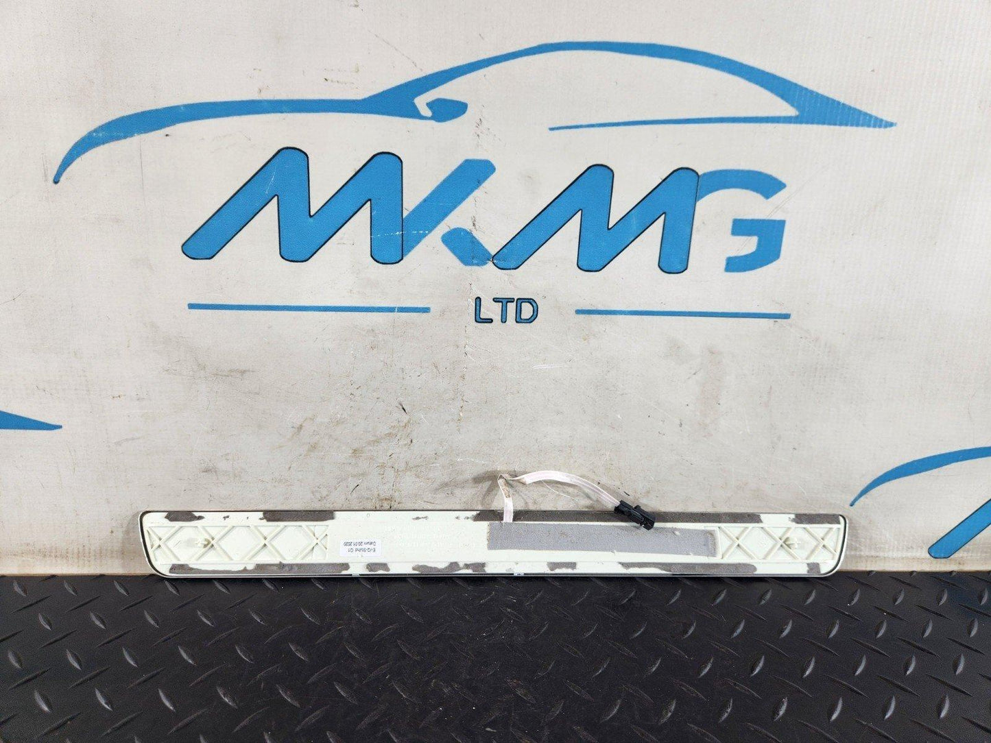 19-ON MERCEDES BENZ B CLASS W247 GENUINE FRONT SILL KICK PLATE A1776809705