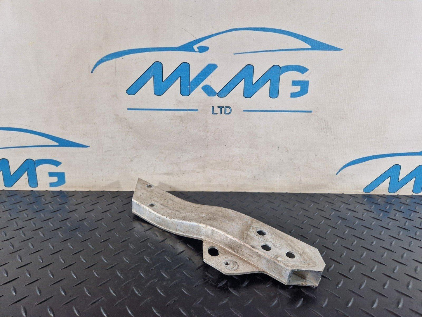 16-22 MERCEDES BENZ X253 LEFT PASSENGER RADIATOR SUPPORT BRACKET A2536203800