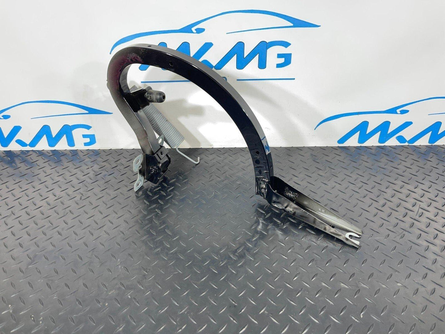 16-19 AUDI A4 B9 REAR LEFT N/S BOOT HINGER IN BLACK LY9B 8W5827305A 8W5827729