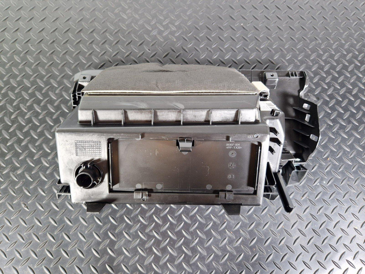 16-22 BMW X1 F48 GENUINE GLOVEBOX STORAGE COMPARTMENT 9357671 9292150