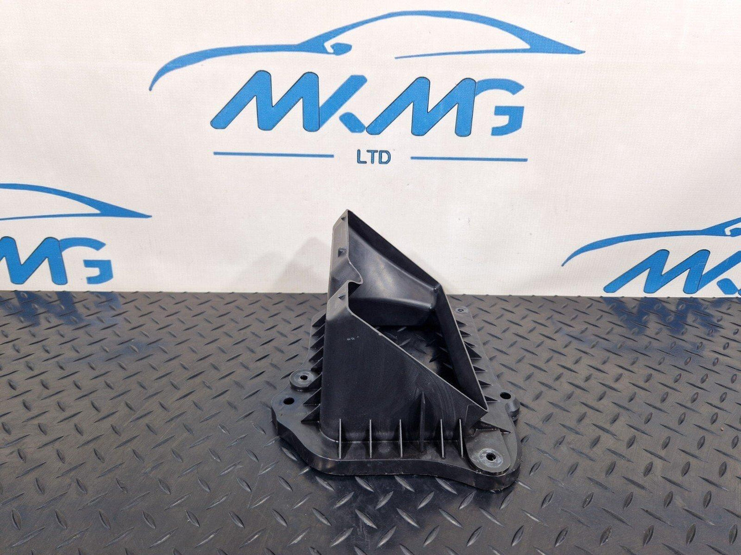 16-23 AUDI A5 F5 SPORTBACK S-LINE GENUINE FRONT AIR INTAKE DUCT VENT 8W2819904A