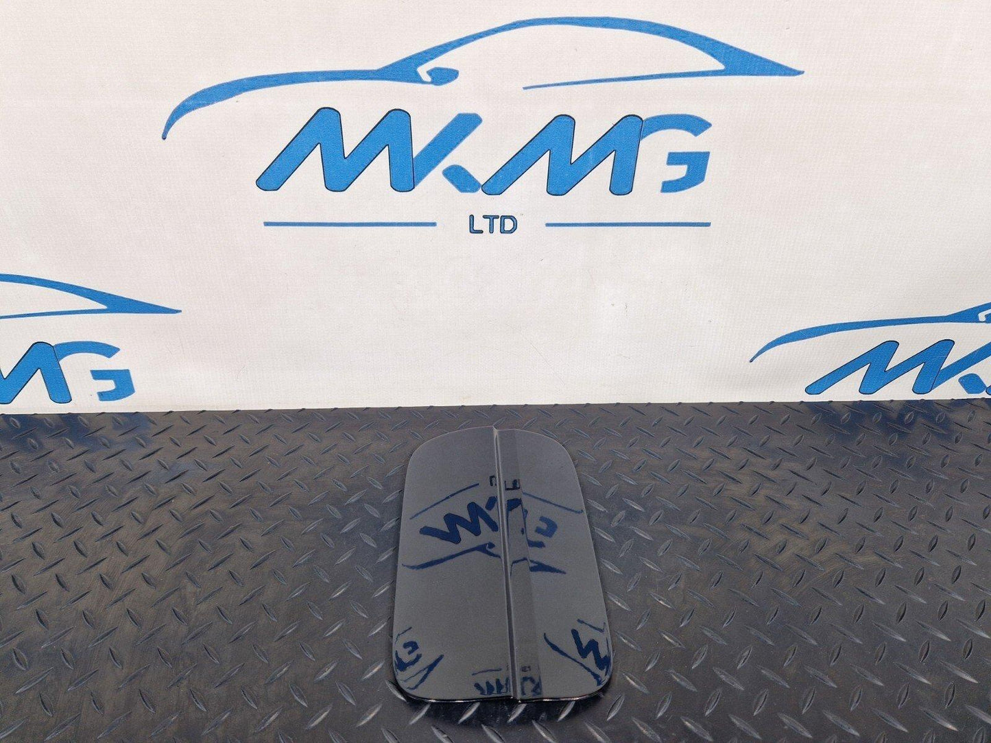 16-19 AUDI A4 B9 GENUINE FUEL DOOR IN BLACK 8W0809907 LY9T
