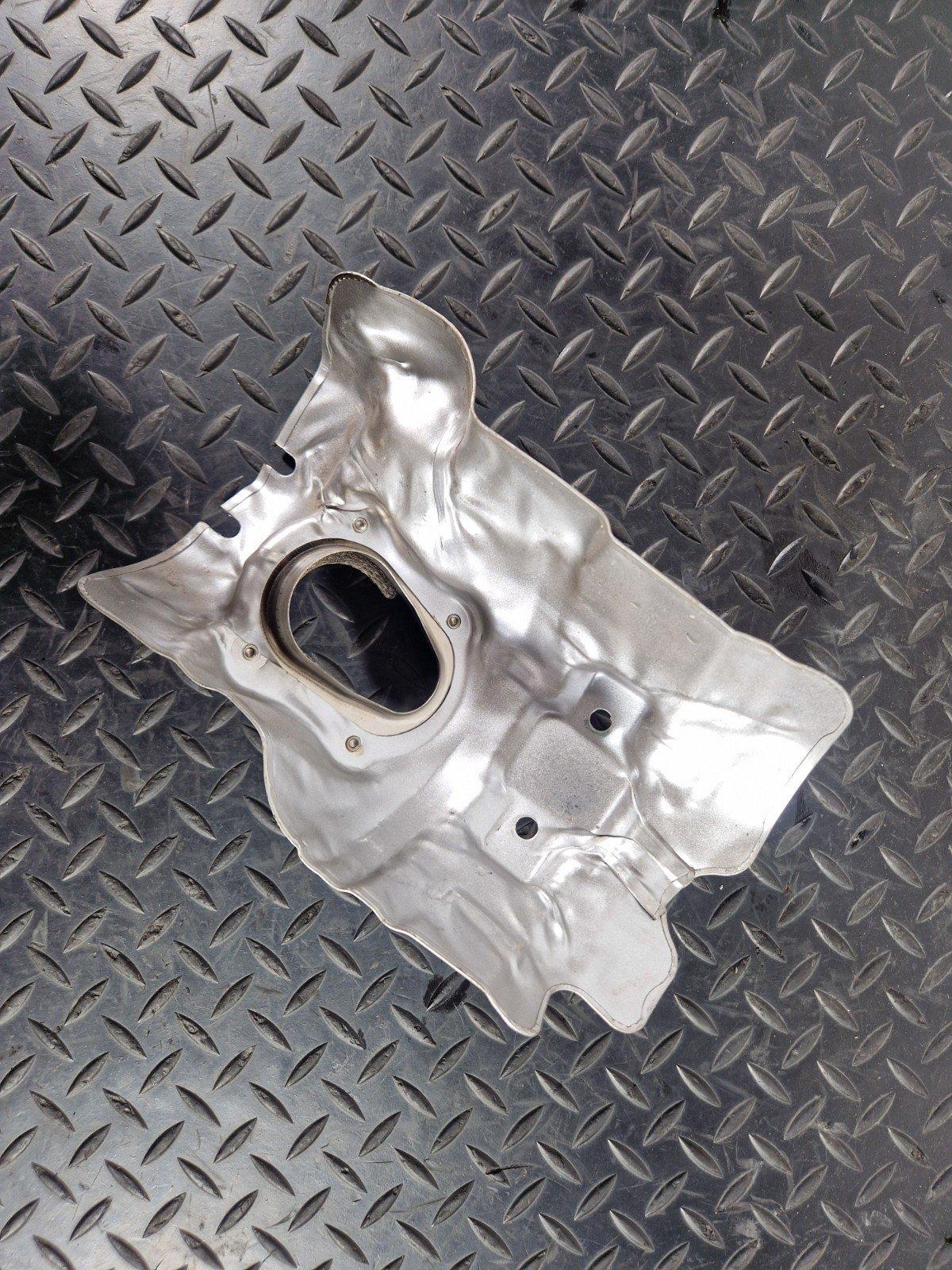 19-ON RANGE ROVER EVOQUE L551 CATALYC CONVERTER HEAT SHIELD GUARD M8D26K733AB