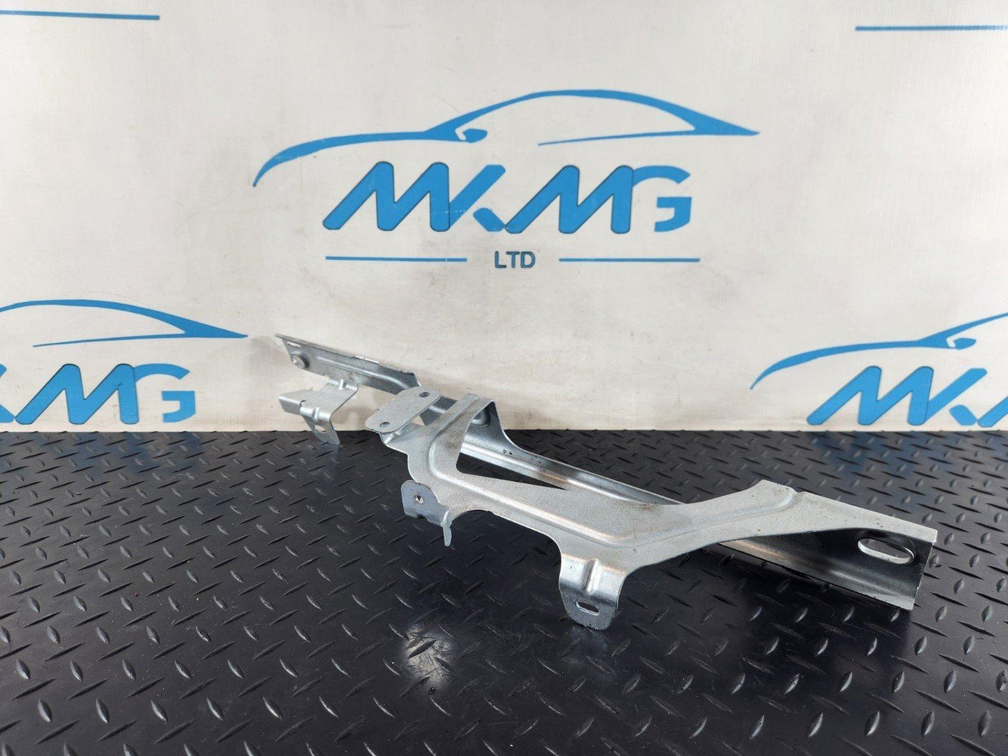 16-22 MERCEDES BENZ X253 GENUINE BOOT HOLDER BRACKET A2536910114