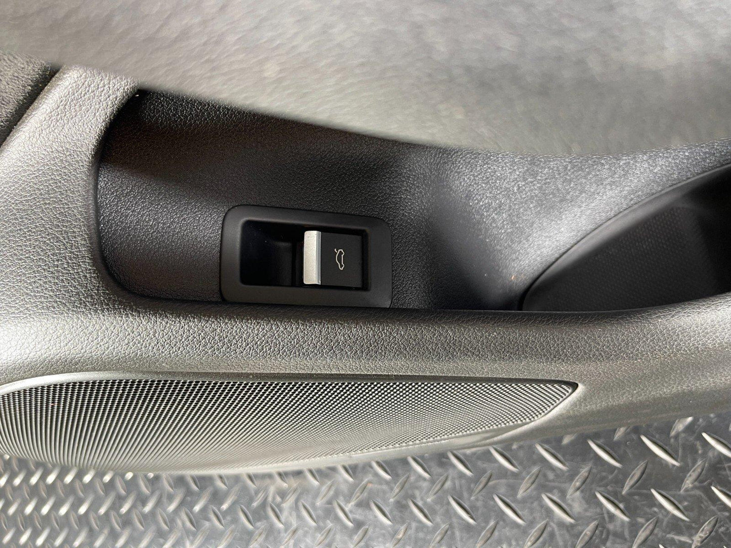 16-23 AUDI A5 F5 SPORTBACK S-LINE FRONT O/S DOOR CARD PANEL 8W8867134